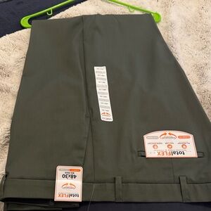 Roundtree & Yorke Charcoal Flex Dress Pants